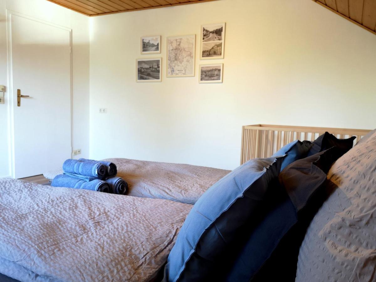Family-Apartment Mit Balkon, Kueche, Parkplatz & Waschmaschine Offenburg Bagian luar foto